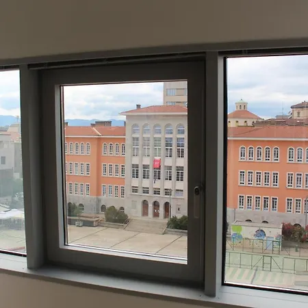 Modern In The Centre Apartment